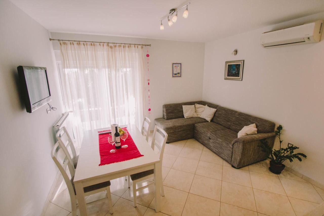 Apartments Jasna Podstrana Exterior photo