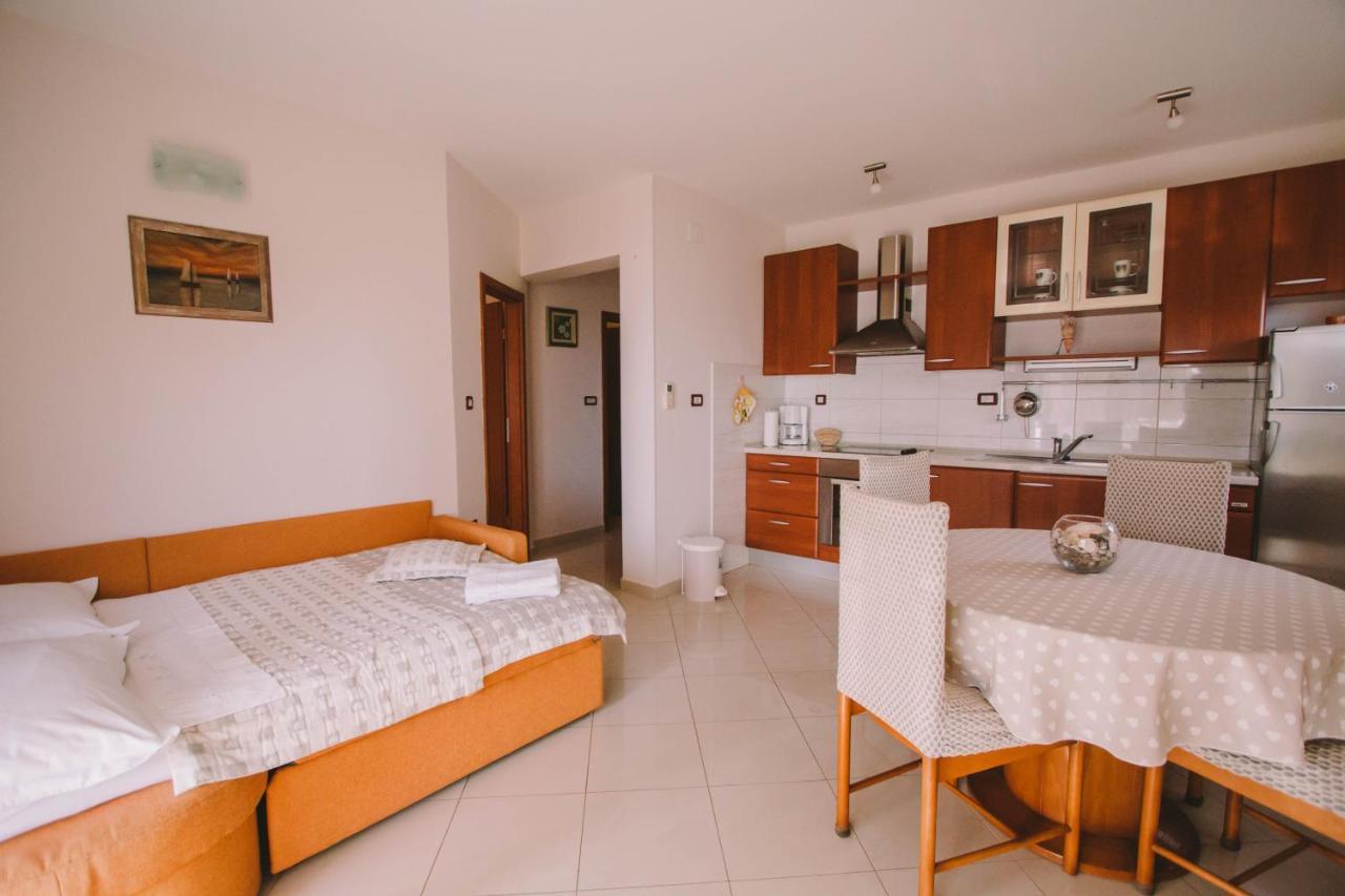 Apartments Jasna Podstrana Exterior photo